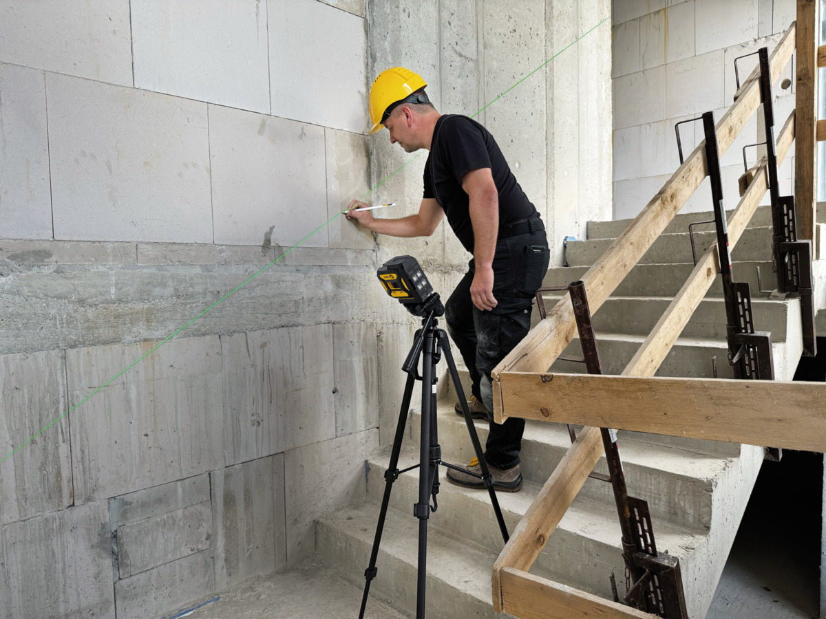 Stabila Láser de líneas en cruz LAX 320 G